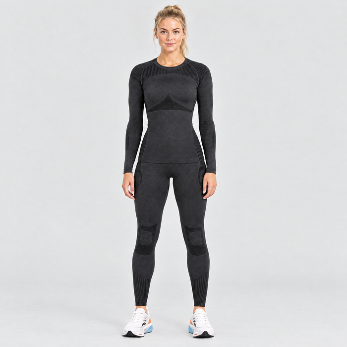Women's seamless thermal base layer set in black – front view