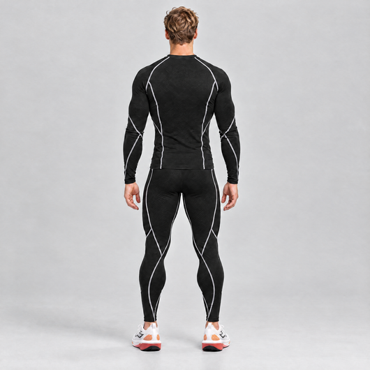 Men's thermal running base layer set in black – back view