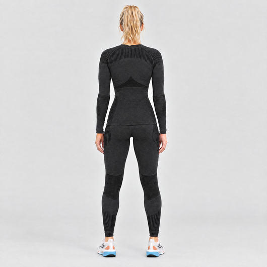 Women's seamless thermal base layer set in black – back view
